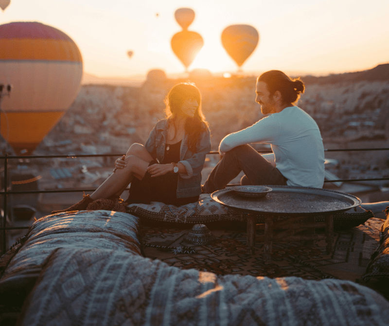 8 dating apps for digital nomads